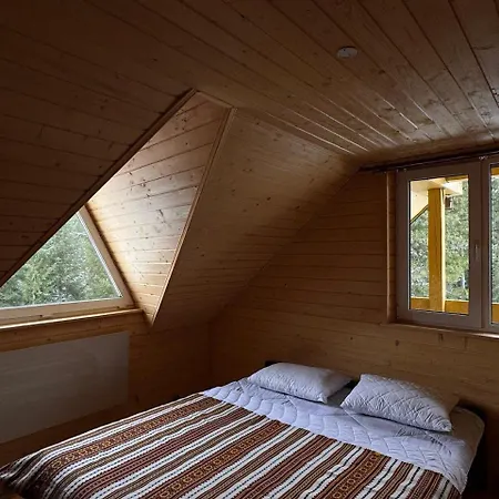 зелениця Lodge *